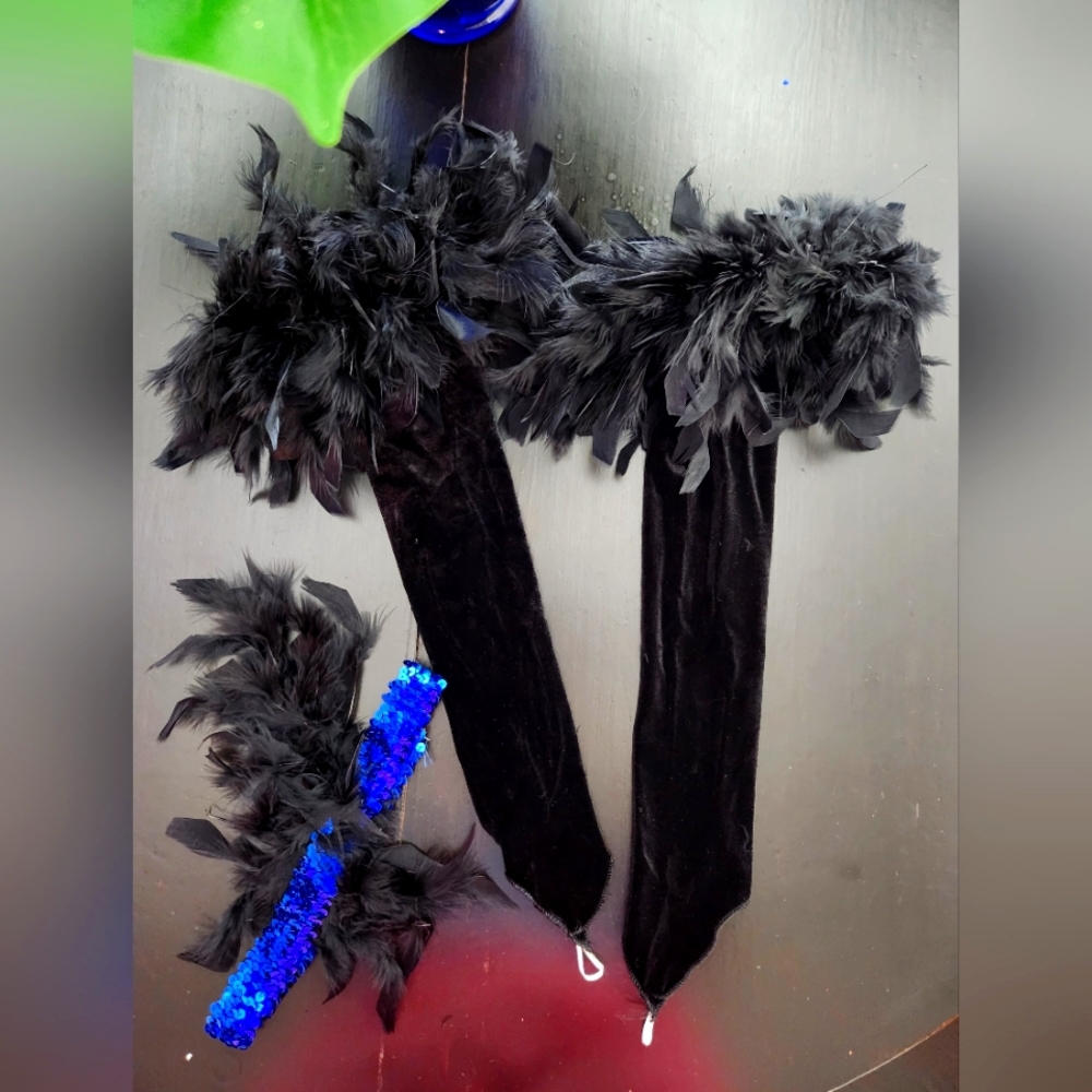 Feather Gloves